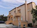 Apartmaji Ivan - 300 m from sea: A3(2), A4(2), SA5(2), A6(2) Nin - Riviera Zadar  - hiša