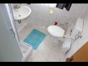 Apartmaji Ivan - 300 m from sea: A3(2), A4(2), SA5(2), A6(2) Nin - Riviera Zadar  - Apartma - A3(2): kopalnica s straniščem