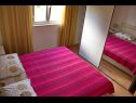 Apartmaji Dita - 400 m from sandy beach: A1(4), A2(4) Nin - Riviera Zadar  - Apartma - A1(4): spalnica