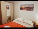 Apartmaji Ljilja 1 - with terrace : A1(6+2) Nin - Riviera Zadar  - Apartma - A1(6+2): spalnica