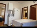 Apartmaji Ljilja 1 - with terrace : A1(6+2) Nin - Riviera Zadar  - Apartma - A1(6+2): kuhinja in jedilnica