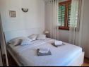 Apartmaji Kike - 60 meters from the beach: A1(4+1), A2(4+1), A3(4+1), SA1(2) Petrčane - Riviera Zadar  - Apartma - A2(4+1): spalnica