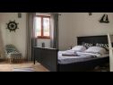 Apartmaji Kike - 60 meters from the beach: A1(4+1), A2(4+1), A3(4+1), SA1(2) Petrčane - Riviera Zadar  - Studio apartma - SA1(2): spalnica