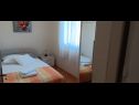 Apartmaji Mario - with garden: A1(2+2), A2(4+2) Ražanac - Riviera Zadar  - Apartma - A2(4+2): spalnica