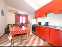 Apartmaji Velebit - 130m to the beach: A1(5+1), A2(7) Starigrad-Paklenica - Riviera Zadar  - Apartma - A1(5+1): kuhinja in jedilnica