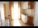 Apartmaji Old Stone: SA1(2), A2(4+1), SA4(2) Sukošan - Riviera Zadar  - Studio apartma - SA1(2): kuhinja