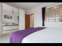 Apartmaji Old Stone: SA1(2), A2(4+1), SA4(2) Sukošan - Riviera Zadar  - Apartma - A2(4+1): spalnica