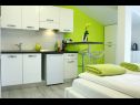 Apartmaji Old Stone: SA1(2), A2(4+1), SA4(2) Sukošan - Riviera Zadar  - Studio apartma - SA4(2): kuhinja