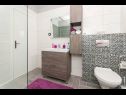 Apartmaji Dama - 10 m from beach: A1(6+1) Sukošan - Riviera Zadar  - Apartma - A1(6+1): kopalnica s straniščem