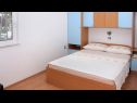 Apartmaji VINK - 80 m from beach A2(4), A3(4), A4(4) Vir - Riviera Zadar  - Apartma - A3(4): spalnica