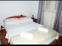 Apartmaji Bozica - 70m from the beach & parking: A1(4), A2-prvi kat(4+1), A3(4), A4-drugi kat(4+1) Vir - Riviera Zadar  - Apartma - A1(4): spalnica