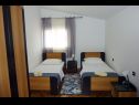 Apartmaji Bozica - 70m from the beach & parking: A1(4), A2-prvi kat(4+1), A3(4), A4-drugi kat(4+1) Vir - Riviera Zadar  - Apartma - A4-drugi kat(4+1): spalnica