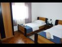 Apartmaji Bozica - 70m from the beach & parking: A1(4), A2-prvi kat(4+1), A3(4), A4-drugi kat(4+1) Vir - Riviera Zadar  - Apartma - A3(4): spalnica