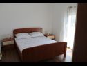 Apartmaji Snjeza - 80 m from beach: A1 Studio (4), A2 Apartman (2+2) Vir - Riviera Zadar  - Apartma - A1 Studio (4): spalnica