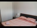 Apartmaji Snjeza - 80 m from beach: A1 Studio (4), A2 Apartman (2+2) Vir - Riviera Zadar  - Apartma - A1 Studio (4): spalnica