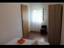 Apartmaji Snjeza - 80 m from beach: A1 Studio (4), A2 Apartman (2+2) Vir - Riviera Zadar  - Apartma - A2 Apartman (2+2): spalnica