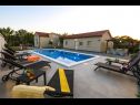 Apartmaji Gordana Mar - with pool : A1(2+2), A2H(4+2) Vrsi - Riviera Zadar  - hiša