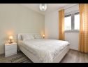 Apartmaji Gordana Mar - with pool : A1(2+2), A2H(4+2) Vrsi - Riviera Zadar  - Apartma - A2H(4+2): spalnica