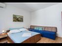Apartmaji Marinka - with backyard; A1(4), A2(4) Zadar - Riviera Zadar  - Apartma - A1(4): spalnica