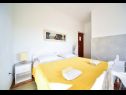 Apartmaji Ivan Z3 - only for family: A1(6)  Zadar - Riviera Zadar  - Apartma - A1(6) : spalnica
