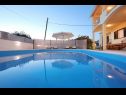 Apartmaji Max - luxurious with pool: A1(6+2) Zadar - Riviera Zadar  - bazen