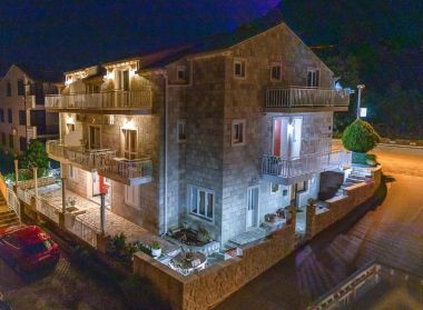 Apartmaji Pavo - comfortable with parking space: A1(2+3), SA2(2+1), A3(2+2), SA4(2+1), A6(2+3) Cavtat - Riviera Dubrovnik 