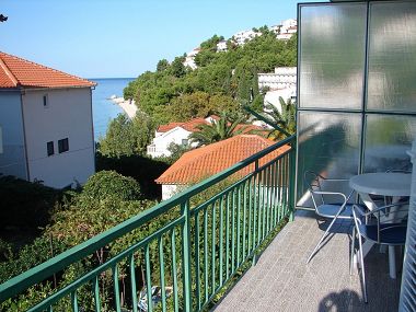 Apartmaji Eddie - 80m from the sea A1(4+2), A2(2+1) Baška Voda - Riviera Makarska 