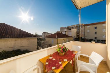 Apartmaji Stipe - comfortable apartment for 6 person: A(4+2) Makarska - Riviera Makarska 