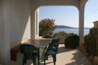 Apartmaji Barry - sea view and free parking : A1(2+2), A2(2+2), A3(2+2), A4(2+2) Sevid - Riviera Trogir 