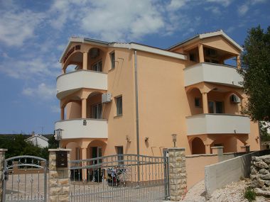 Apartmaji Antonija - fitness: SA1(2), A2(2+2), SA3(2+1), A4(2+2) Vinišće - Riviera Trogir 