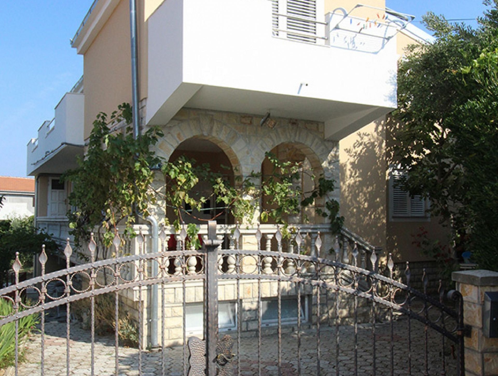 Apartmaji Anna - great location & family friendly: A1(4), A3(4) Pirovac - Riviera Šibenik 