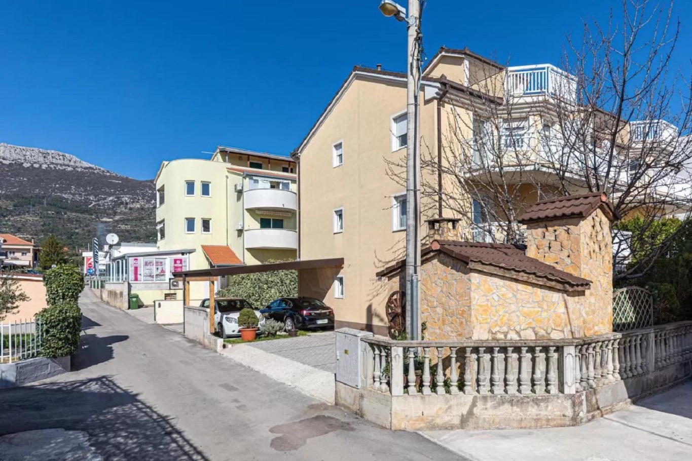 Apartmaji Niko - modern: SA1(2), A2(2+2), A3(2+2), A4(4+2) Kaštel Lukšić - Riviera Split 
