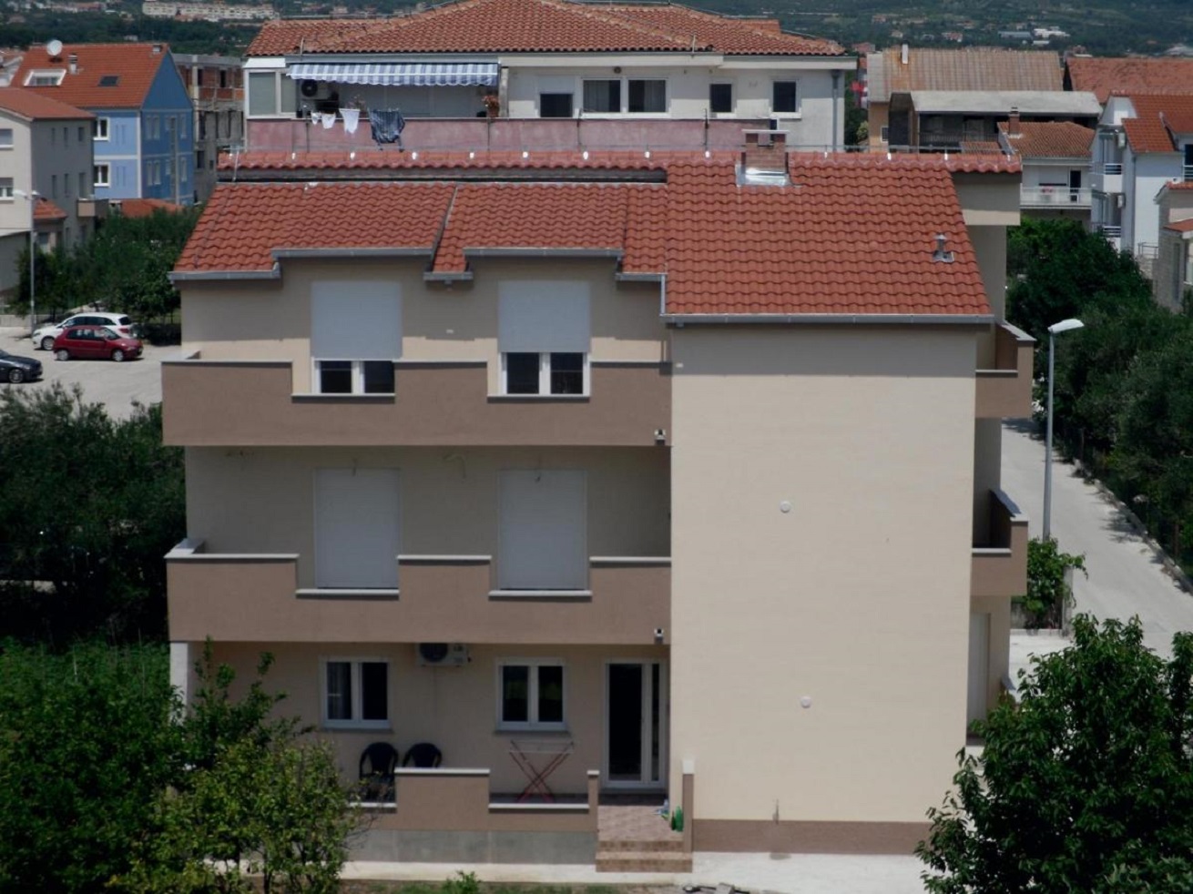 Apartmaji Matko-200m from the beach: A1 sjever(2+2), A2 jug(2+2), A3(6+2) Kaštel Štafilić - Riviera Split 