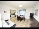 Apartmaji Sveto - 400 m from beach: A1(4) Biograd - Riviera Biograd  - Apartma - A1(4): dnevna soba