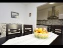 Apartmaji Sveto - 400 m from beach: A1(4) Biograd - Riviera Biograd  - Apartma - A1(4): kuhinja in jedilnica