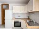 Apartmaji Vese - 100 m from beach: A1(2+2), A2(2+2), A3(5+3), A4(2+2) Sveti Petar - Riviera Biograd  - Apartma - A2(2+2): kuhinja