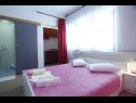 Apartmaji Mary - 30m from the sea SA1(2), SA2(2), SA3(2+2), A4(2+2), A5(2+2), A6(3+2) Sveti Petar - Riviera Biograd  - Studio apartma - SA2(2): spalnica