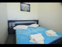 Apartmaji Mary - 30m from the sea SA1(2), SA2(2), SA3(2+2), A4(2+2), A5(2+2), A6(3+2) Sveti Petar - Riviera Biograd  - Apartma - A4(2+2): spalnica