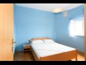 Apartmaji Vese - 100 m from beach: A1(2+2), A2(2+2), A3(5+3), A4(2+2) Sveti Petar - Riviera Biograd  - Apartma - A3(5+3): spalnica