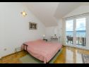Apartmaji in sobe Mate 1 - 130 m from sea: A1 Zeleni(2+2), R1 Zuta(2), R2 Roza(2) Bol - Otok Brač  - Apartma - A1 Zeleni(2+2): spalnica