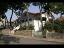 Apartmaji Dinka - cosy & pet friendly: A1(6), A2(4) Mirca - Otok Brač  - hiša
