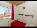 Apartmaji Lile - 30 m from beach: A2(4) Postira - Otok Brač  - Apartma - A2(4): spalnica