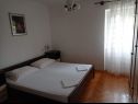Apartmaji Perica - 10 m from sea: A1(4) Postira - Otok Brač  - Apartma - A1(4): spalnica