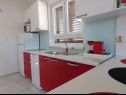 Apartmaji Coloured - apartments on island: A1 - plavi (4):, A2 -zeleni (4):, SA3 - studio (2+1):, A4 - bijeli (4+2): Povlja - Otok Brač  - Studio apartma - SA3 - studio (2+1):: kuhinja