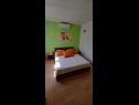 Apartmaji Ivano - 90m to the beach: A1(2+2) Splitska - Otok Brač  - Apartma - A1(2+2): spalnica