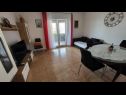Apartmaji Anec - 150m from the sea: A1(4) Supetar - Otok Brač  - Apartma - A1(4): dnevna soba