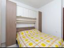 Apartmaji Silvana - economy apartments : A1(4), A3(2+1), A2(2) Supetar - Otok Brač  - Apartma - A1(4): spalnica