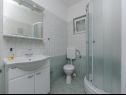 Apartmaji Silvana - economy apartments : A1(4), A3(2+1), A2(2) Supetar - Otok Brač  - Apartma - A2(2): kopalnica s straniščem