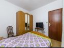 Apartmaji Silvana - economy apartments : A1(4), A3(2+1), A2(2) Supetar - Otok Brač  - Apartma - A2(2): spalnica