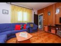 Apartmaji Miro - 3 Bedroom apartment: A1(6) Supetar - Otok Brač  - Apartma - A1(6): dnevna soba